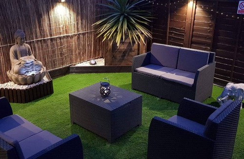 Wilberfoss Cabin | Nualas Holiday Lodge York - Private Hot Tub & Kids Play Area