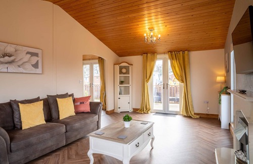 Wilberfoss Apartment | Nualas Lodge Private Hot Tub Escape