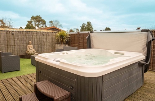 Wilberfoss Apartment | Nualas Lodge Private Hot Tub Escape