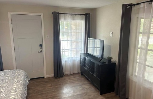 Camp Wood Hotel | Nueces River Retreat - Room #3