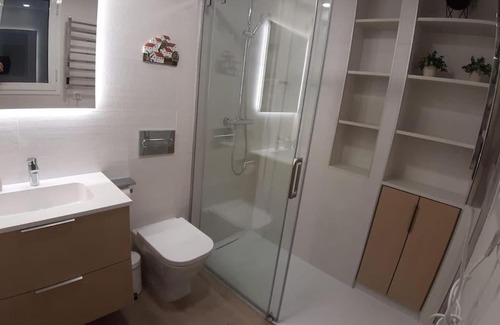 La Calzada Apartment | NUEVO-LUMINOSO Y MODERNO. Parking gratis!