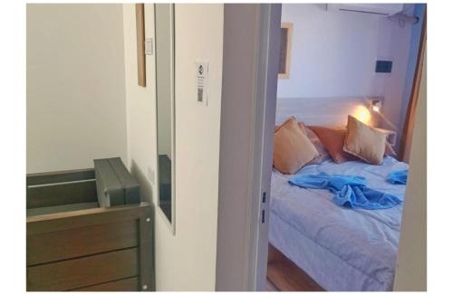 Parana Apartment | Nuez de la Isla "Azulita Apart" PEATONAL a 6 cuadras! Luminoso y con Balcón al frente Previa seña