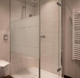 Senftenberg Bed & Breakfast | Nuhr Medical - Hotel & Restaurant - ab 2 Nächtigungen von 13 Feb - 15 Feb 2026 kostenlose Zimmer Dekoration & eine Flasche Sekt für den Valentinstag - Champagner & Kaviar Abend am 14 Feb 2026 um 18 Uhr