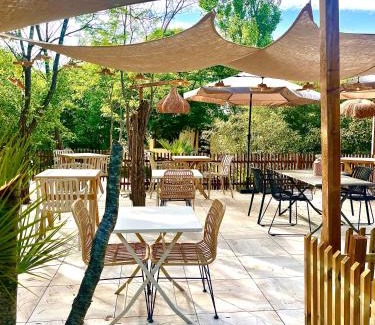 Euzet-les-Bains Bed & Breakfast | Nuitées Bohèmes Hôtel & Spa