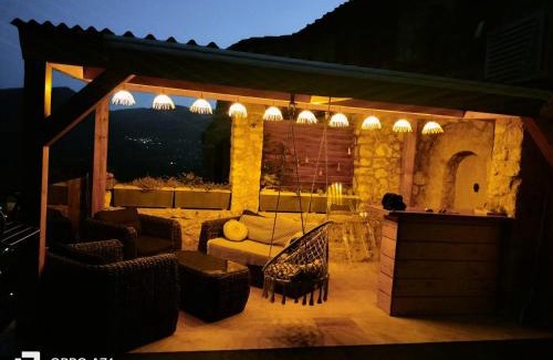 La Roquette-sur-Var Bed & Breakfast | Nuit insolite avec jacuzzi privatif et piscine