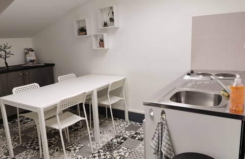 Saint-Laurent-sur-Saone Apartment | Nuit Tendance à Mâcon 4