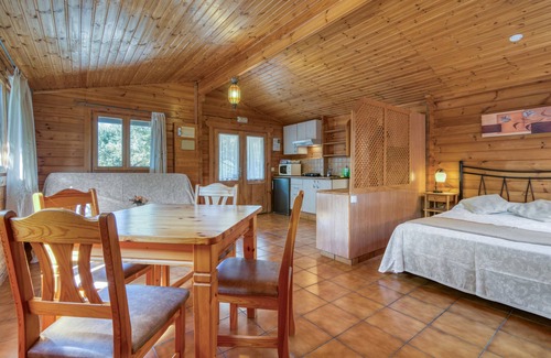Benicolet Apartment | Null 'Entre Viejos Olivos 3' with Mountain View, Shared Pool and Air Conditioning