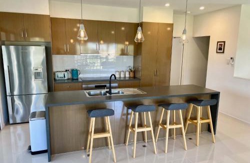 Waterhouse House | Nulla's - Long Beach