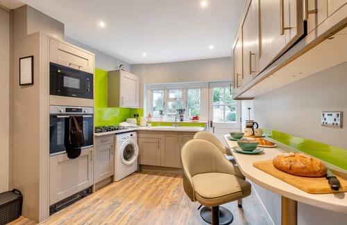 Lewes Apartment | Nulli Secundus - One Bedroom Apartment, Sleeps 2