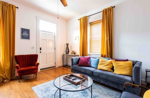 East Market District House | NULU Nest - 2 Bedroom Apartment