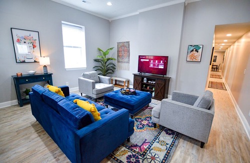 Phoenix Hill House | NULU Newly Renovated Eclectic House!