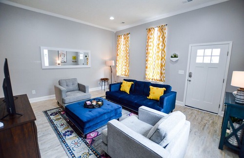 Phoenix Hill House | NULU Newly Renovated Eclectic House!