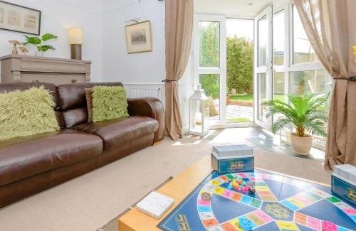 Gosport House | Number 1 Admiralty Cottages