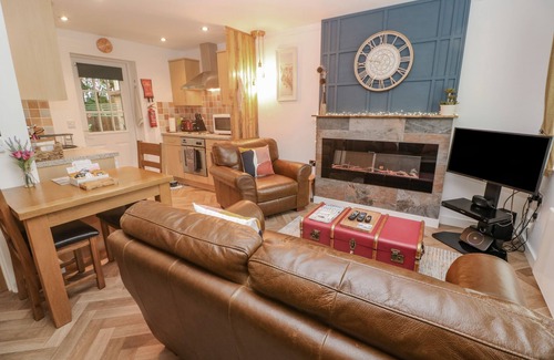 Camelford Cottage | NUMBER 17 BELL COTTAGE, pet friendly in Camelford