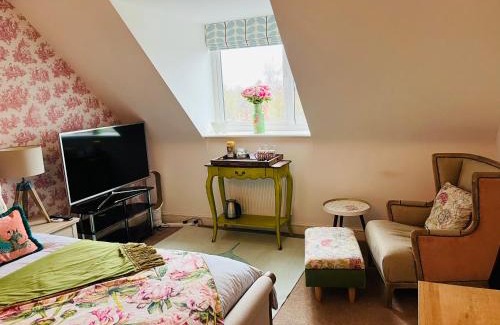 Telford House | Number 2, Spacious Rooms, Near Ironbridge!