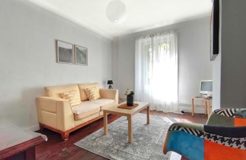 Le Dorat Apartment | Number 22 - Le Dorat - Apartment 3 with garden & free parking