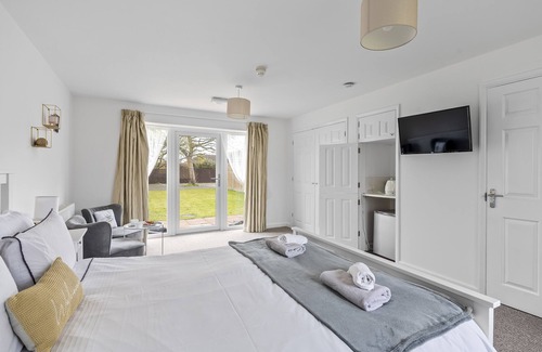 Reydon Cabin | Number 5 - Lytton Tree Lodge, Reydon, Southwold