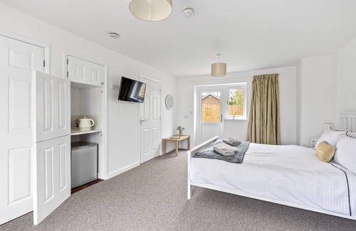 Reydon Cabin | Number 5 - Lytton Tree Lodge, Reydon, Southwold