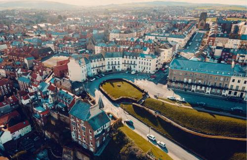 West Cliff Bed & Breakfast | Number 7 Guest House