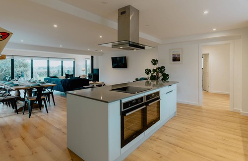 Croyde Cottage | Number 8 - a house that sleeps 8 guests in 4 bedrooms