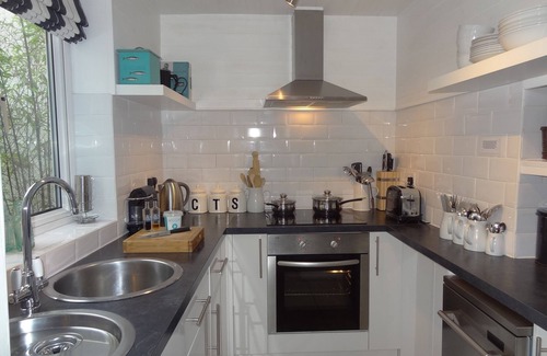 St Ives Cottage | Number Six - in the heart of St Ives - with parking