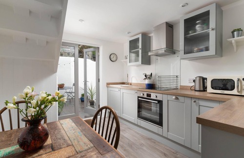 Mousehole Cottage | Number Three - stylish 2 bed cottage with sea views in Mousehole, pet free