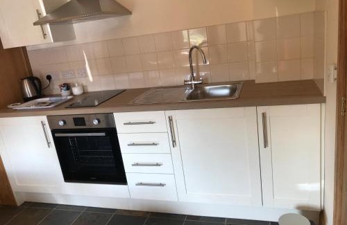 Measham House | Nuneaton - Cottage - Sleeps 2 - Parking - Garden
