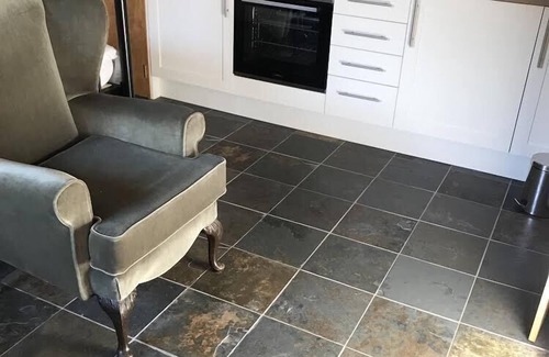 Measham House | Nuneaton - Cottage - Sleeps 2 - Parking - Garden