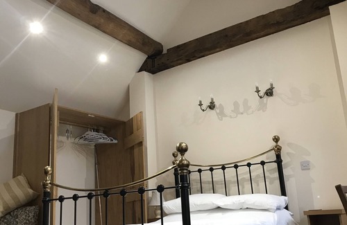 Measham House | Nuneaton - Cottage - Sleeps 2 - Parking - Garden