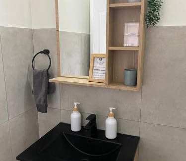 Paarl Apartment | Nunu's Self Catering Apartment