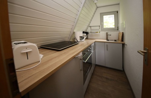 Kinding House | Nur Dach Haus 12