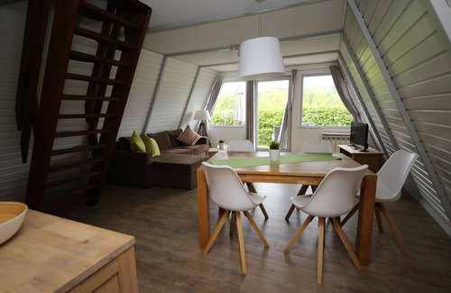 Kinding House | Nur Dach Haus 12