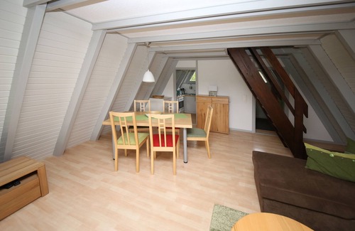 Kinding House | Nur Dach Haus 13