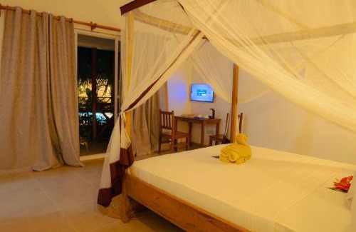 Pongwe Bed & Breakfast | Nuru ya Zanzibar Bungalow