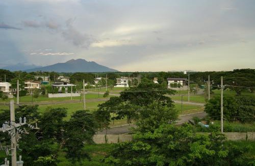 Santa Rosa Apartment | Nuvali Laguna Amaia 2BR free parking @ The Sanctuary near Tagaytay and Carmelray Industrial Park