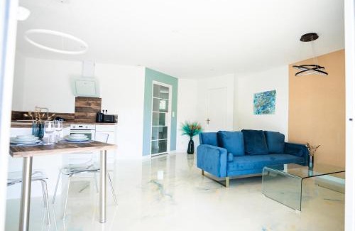 Bagnols-sur-Ceze Apartment | NUXIA Suites&SPA - L'Art Design