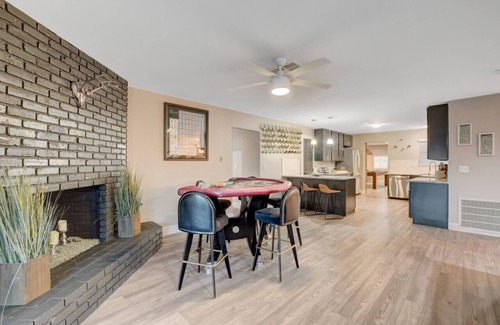 Las Vegas House | NV1509 · Licensed! Close to Strip! Pool,Spa,Roulette Table!