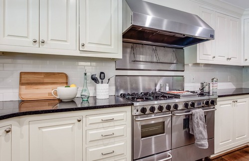 Buckhead House | NW Buckhead gorgeous Mediterranean 4 bed 3.5 bath house hot heated pool jacuzzi