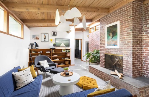 Sunderland House | NW Midcentury time capsule