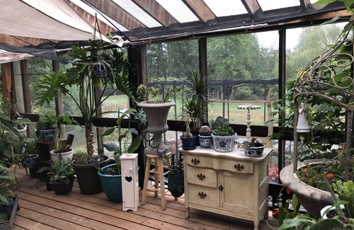 Enumclaw House | NW VINTAGE ESTATE FARM stays for 2-20. nFamilies are welcome!