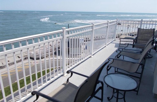 North Wildwood Apartment | NW101 West Spruce Avenue, Unit 404