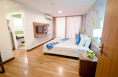 Bang Sao Thong Hotel | NY City Resort and Spa