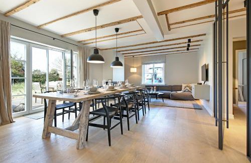 List House | Nya