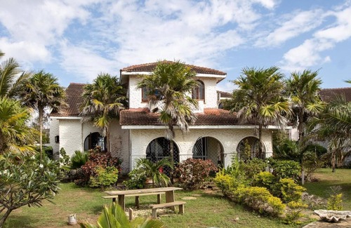 Mombasa Apartment | Nyali 5Br Creek Villa