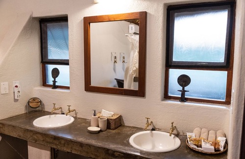 Maruleng Cabin | Nyati Safari Lodge