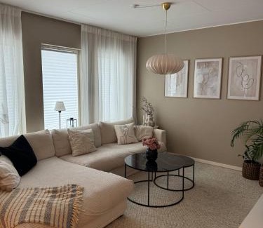 Norr Villa | Nybyggt radhus med egen barnvänlig trädgård