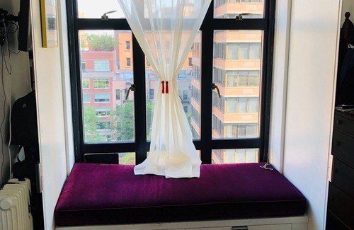 Upper East Side House | NYC 2 BR 2 BA Apt A/C Upper East Side