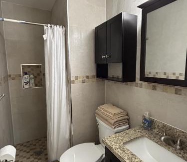 Queens Apartment | NYC Bayside LIRR Cozy Suite