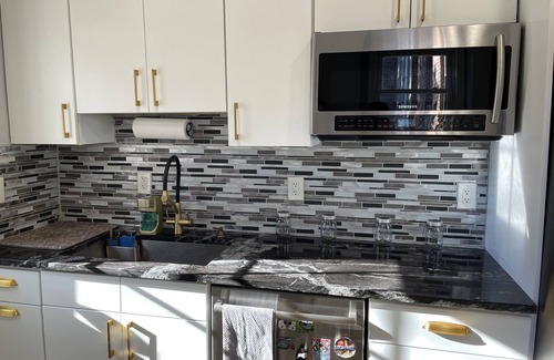 The Heights Apartment | NYC-Bound 2 BR Apt, Parking + Outdoor Urban Oasis