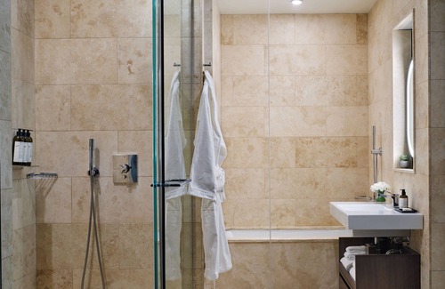 SoHo Hotel | NYC Living, ModernHaus Bliss, Onsite Rooftop Pool, 2 Pet-Friendly Units!